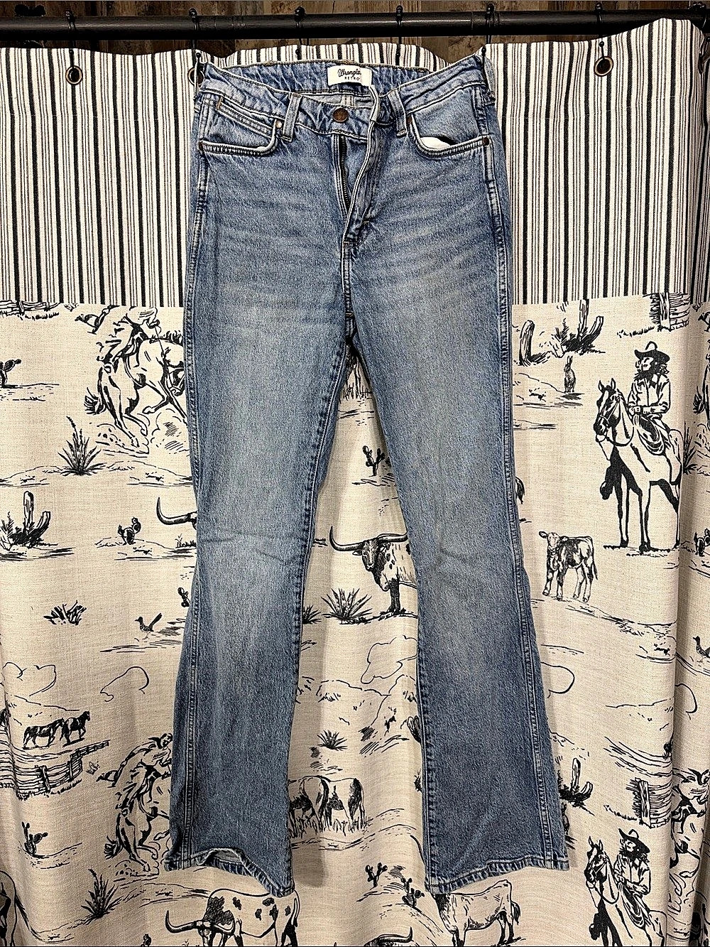 Wrangler Retro Straight Leg Jeans in Blue Waist 27 x 34